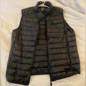 Uniqlo Black Ultra Light down vest - Men’s Medium